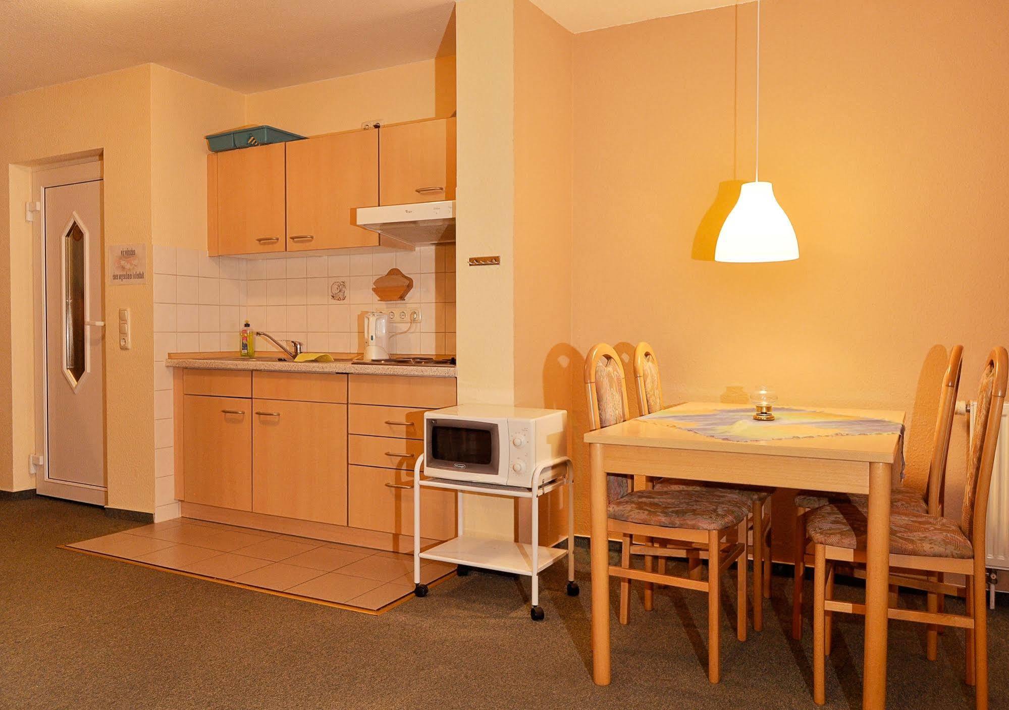 Pension Zum Riedensee Bastorf Luaran gambar